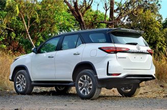 2016+ Toyota Fortuner Legender Conversion Kit - Image 3